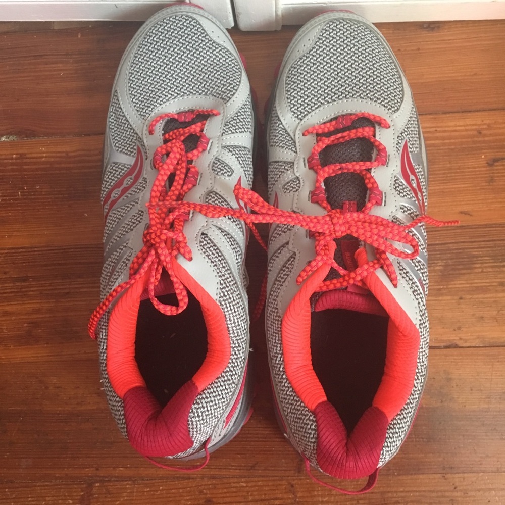 WIDE WIDTH Saucony Trail Runners